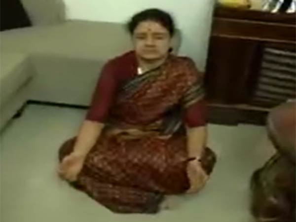 எம்ஜிஆர் இல்லத்தில் தியானம்