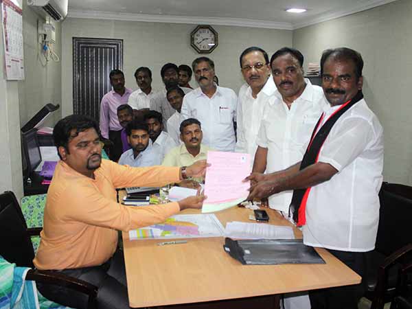 மதுசூதனன், கங்கை அமரன் வேட்புமனுக்கள் ஏற்பு 