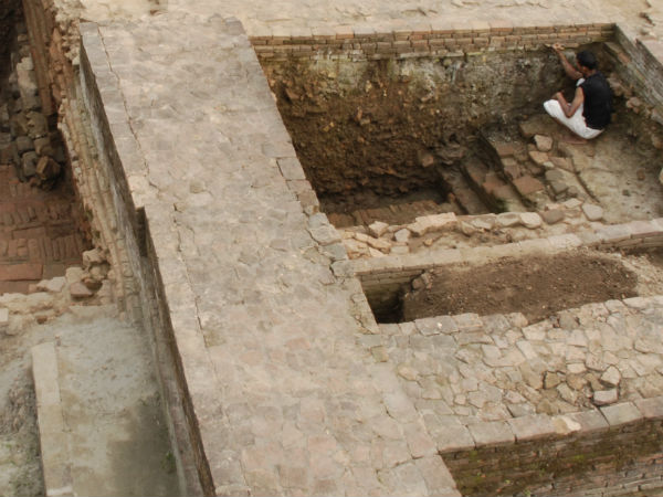 வலுக்கட்டாயம் 