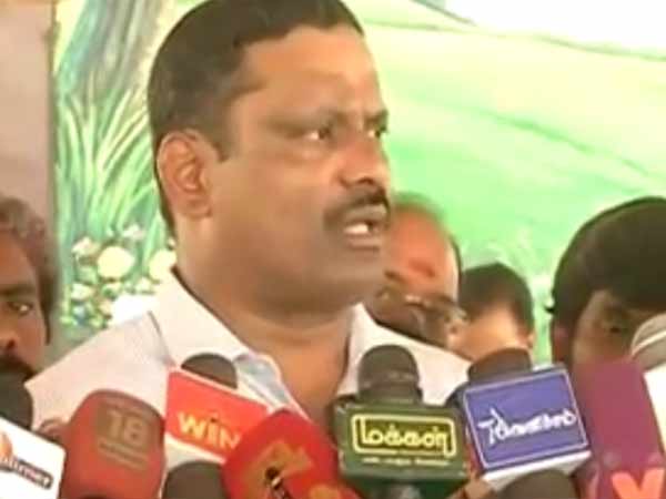 பறக்கும் படைகள் 