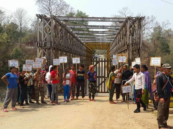 எல்லைக் கதவுகளை பூட்டி... 