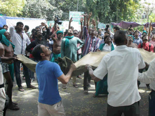 போட்டோ கட்டாயம் 