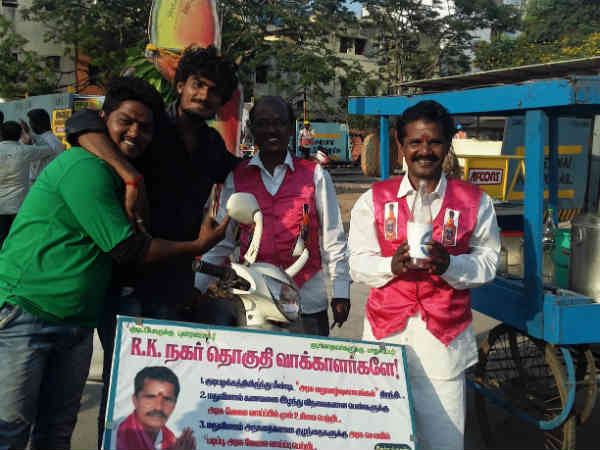 கடைகளில்தான் வாக்கு சேகரிப்பு 