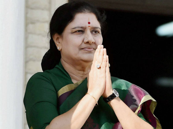 சசி படம் இல்லாமல்... 