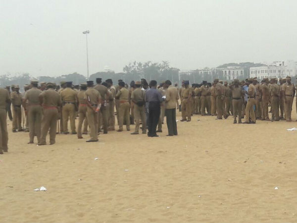 பாதுகாப்பு வளையத்தில் மெரினா