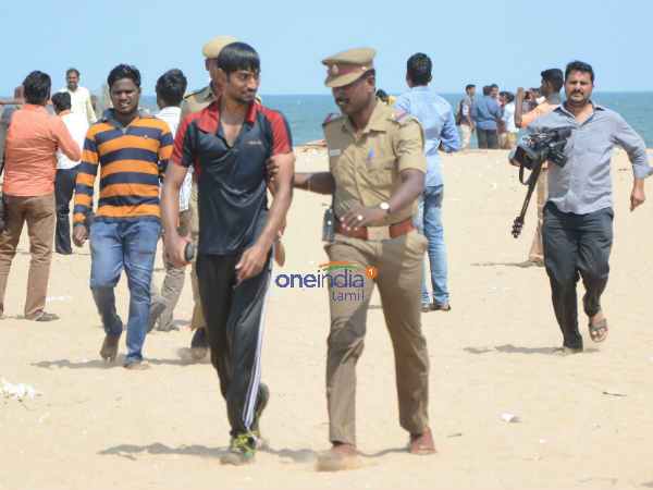 சாலை மறியலும்..