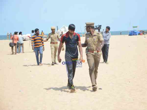 போலீசார் கெடுபிடி