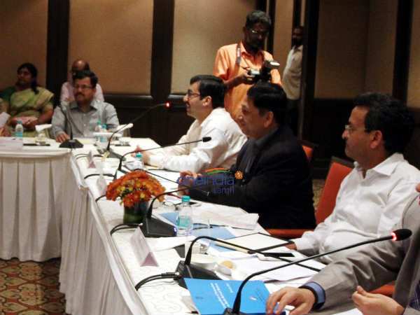 விவாதம் என்ன? 