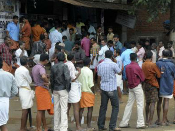 அலைமோதிய கூட்டம்