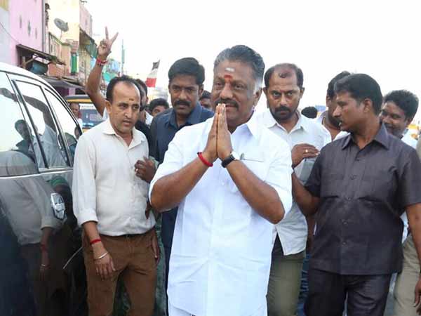 சொத்துக்களை மக்களுக்கு எழுதி கொடுத்தாரா?
