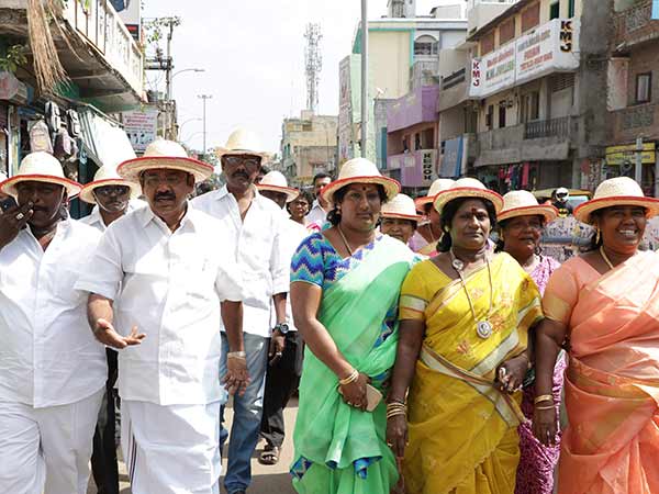 தகுதி நீக்கம் தகுதி நீக்கம்