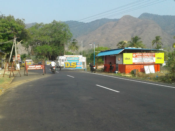 வெறிச்சோடிய சாலைகள் 