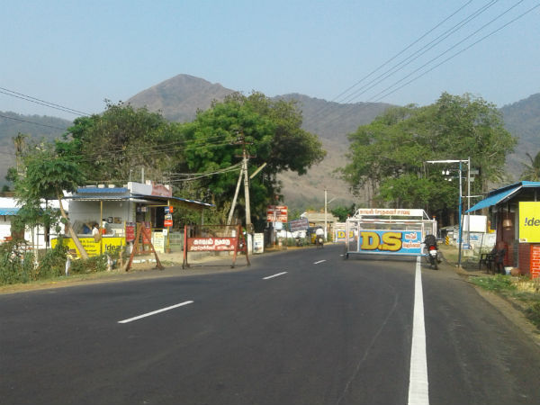 லாரிகள் வேலை நிறுத்தம் 