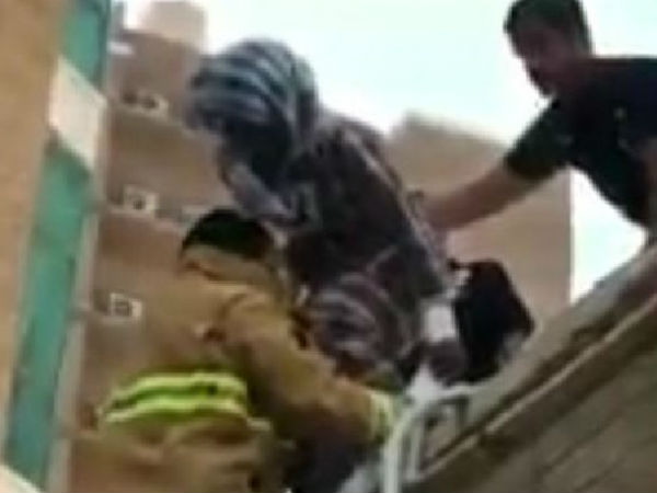 பதறாமல் படம் எடுத்த பெண்