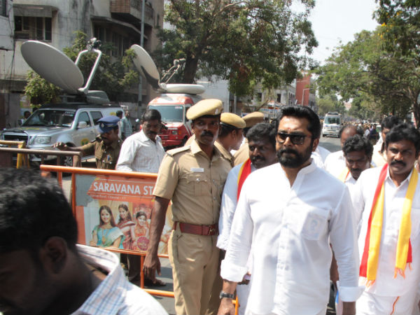 அதிமுக பிளவு