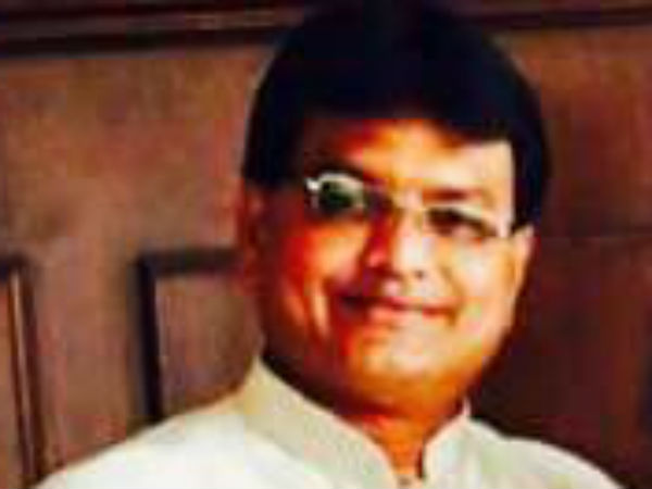 மண்சோறு புகழ் மாஜி அமைச்சர் 