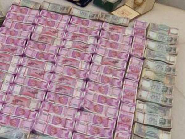 அதிரடி ஐடி சோதனை அதிரடி ஐடி சோதனை