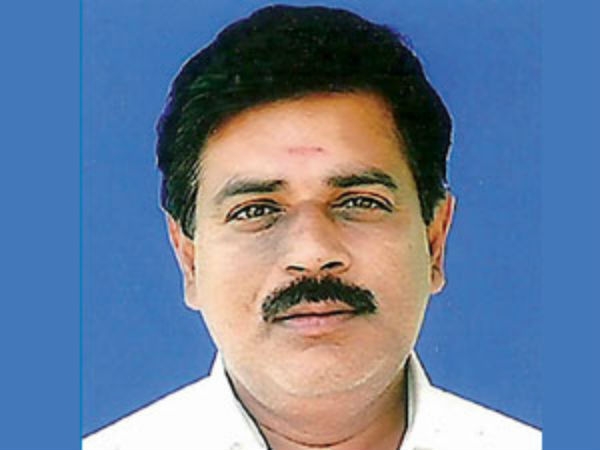 சிக்கிலில் மாட்டிய நால்வர் 