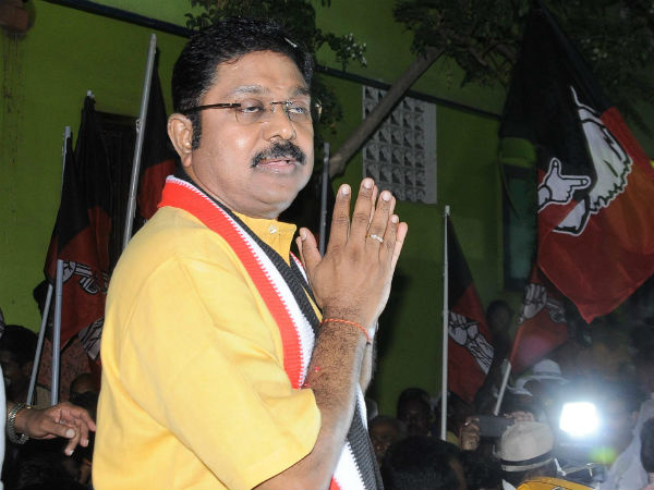 இணைப்புக்கு தினகரன் எதிர்ப்பு 