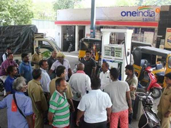 பெட்ரோல் பங்க் பெட்ரோல் பங்க்