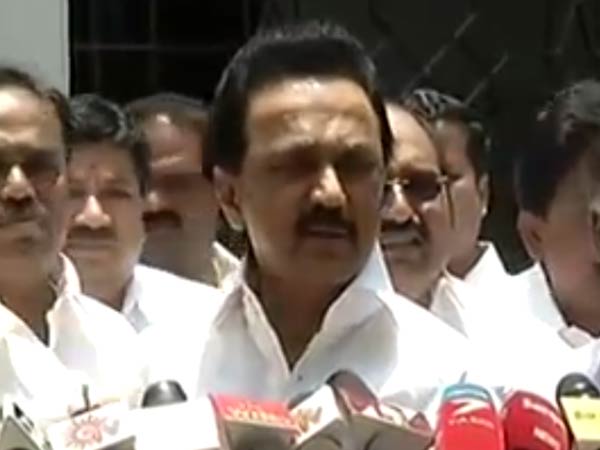 முன்னுதாரணம் இருக்கிறது 