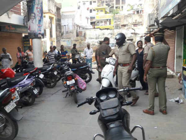 போலீஸ் குவிப்பு 