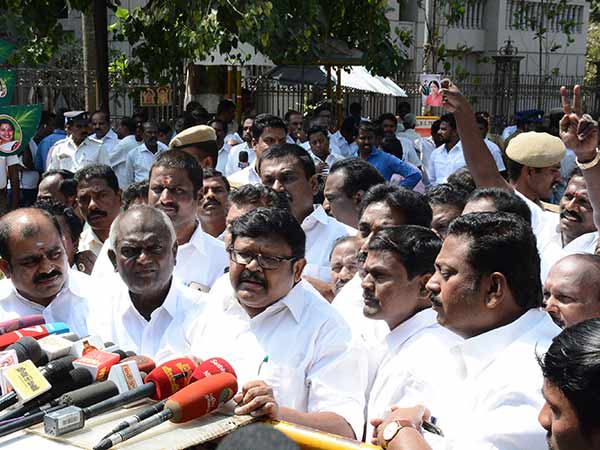 யாருக்கும் வேண்டாம் 