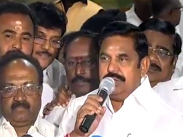 அடக்கிவாசித்த எடப்பாடி