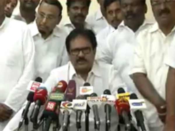 முடங்கிய அரசு 