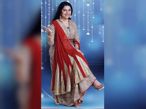 Suhasini hosts weekend with Stars Suhasini hosts weekend with Stars