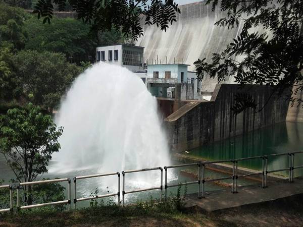  Severe water crisis in tamilnadu, kerala border 