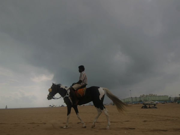 சென்னையில் மேக மூட்டம்