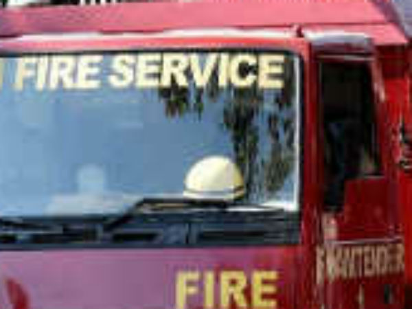 தீயணைப்பு வீரர்கள் மீட்பு 