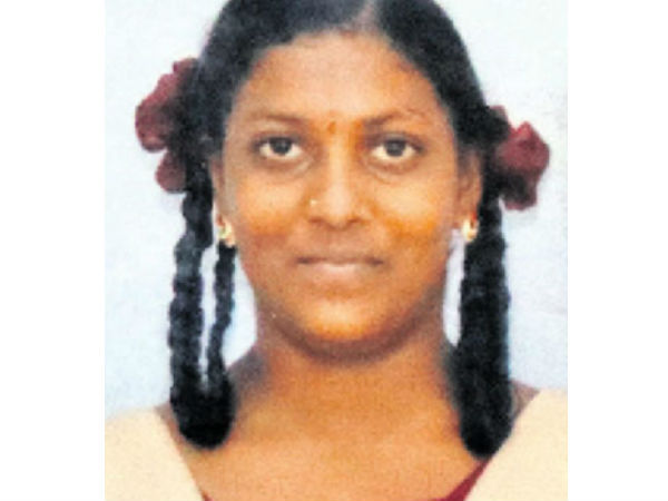 அரசுப்பள்ளி மாணவி 