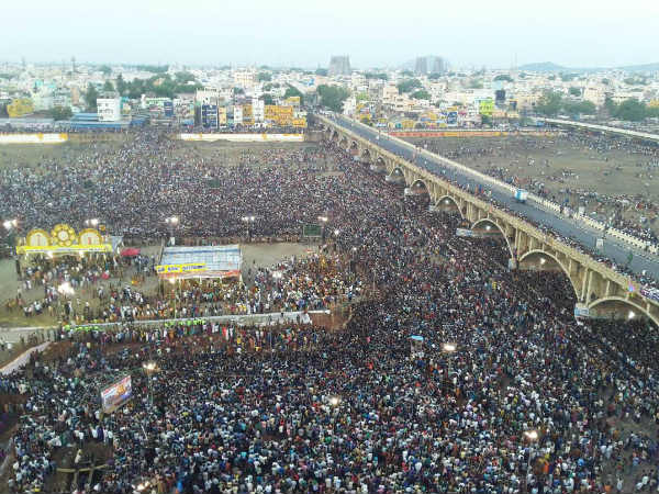 பிரம்மாண்ட தண்ணீர் தொட்டி