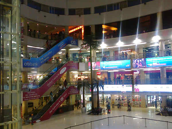 அச்சத்தில் உறைந்த மக்கள் 