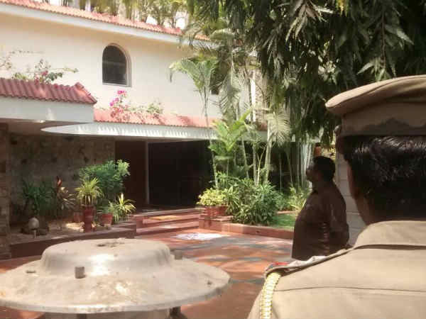 டெல்லி போலீஸ் வழக்கு