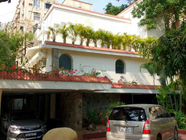 சிதம்பரம் வீட்டில் ரெய்டு சிதம்பரம் வீட்டில் ரெய்டு