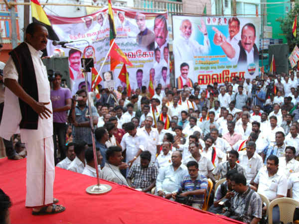 தீக்குளித்தவர்கள்...