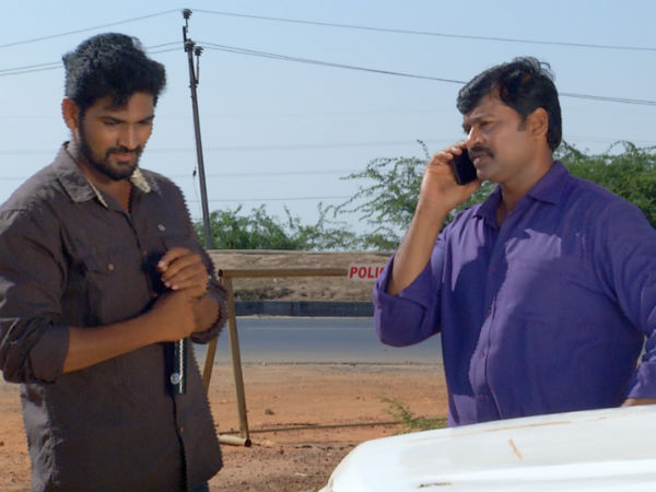 சிரிப்பு போலீஸ்களா? 