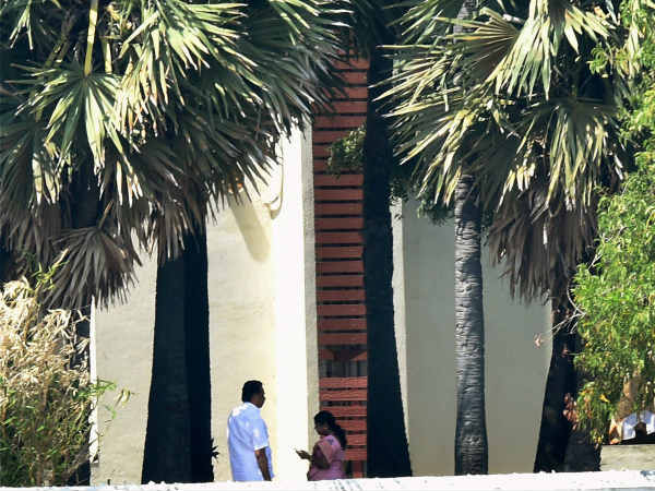 கூவத்தூர் பேரம் எங்கே? கூவத்தூர் பேரம் எங்கே?