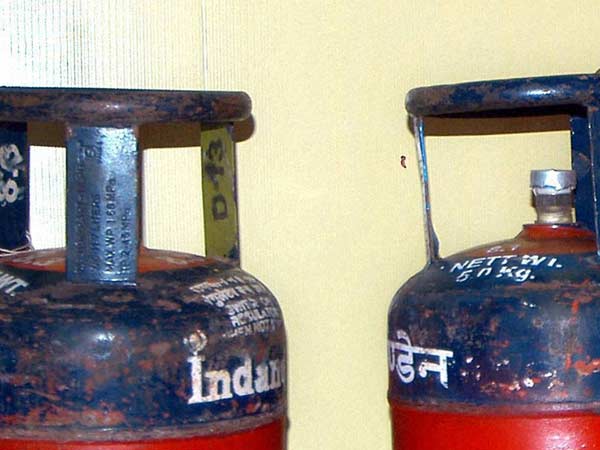 மலிவு விலையில் சிலிண்டர் தேவை