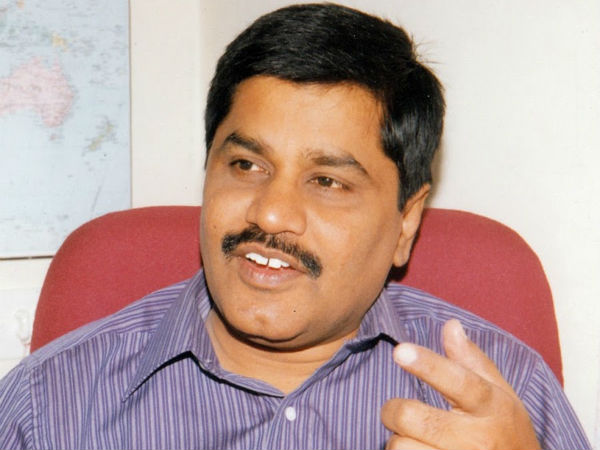 நெஞ்சை நிமிர்த்தி நெஞ்சை நிமிர்த்தி