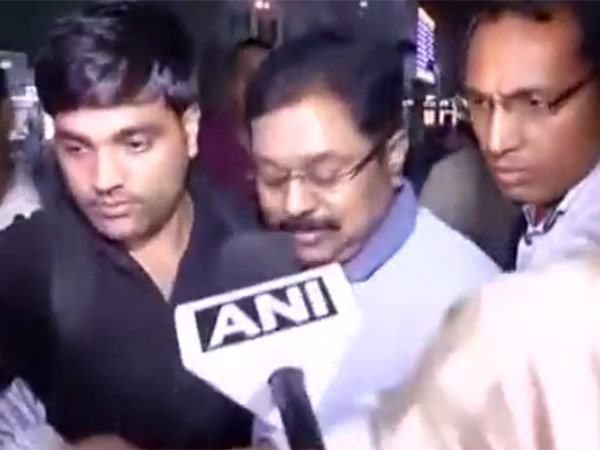 திகார் சிறையில் டிடிவி தினகரன்