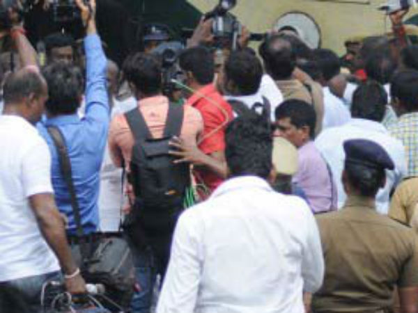  தொடர் முழக்கம் 