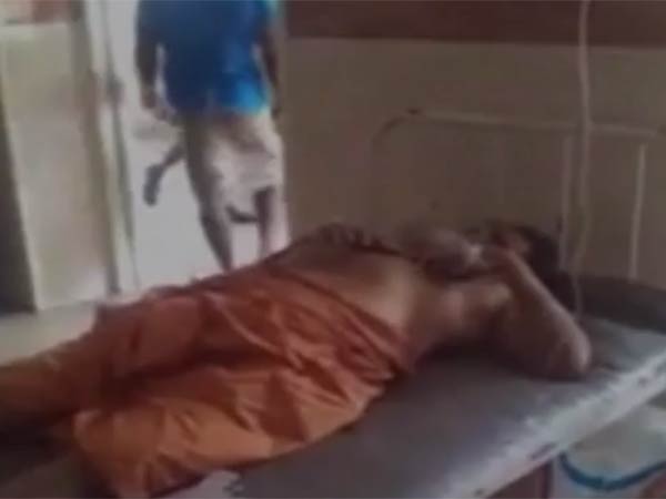 வேறுவிதமாக சாமியார் வேறுவிதமாக சாமியார்