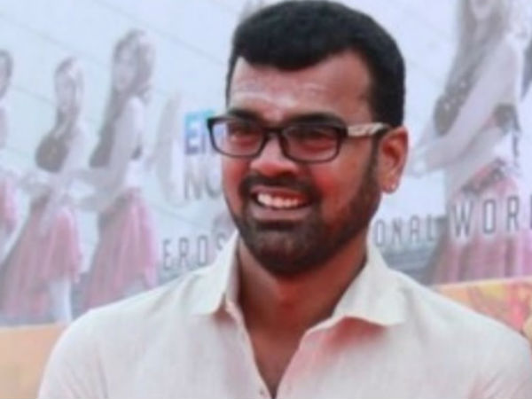 போலீஸில் புகார் 