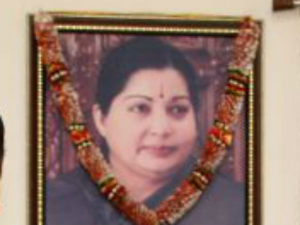திமுக சார்பில் மனு 