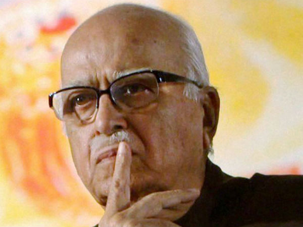 அத்வானி மீது குற்றச்சாட்டுப் பதிவு 