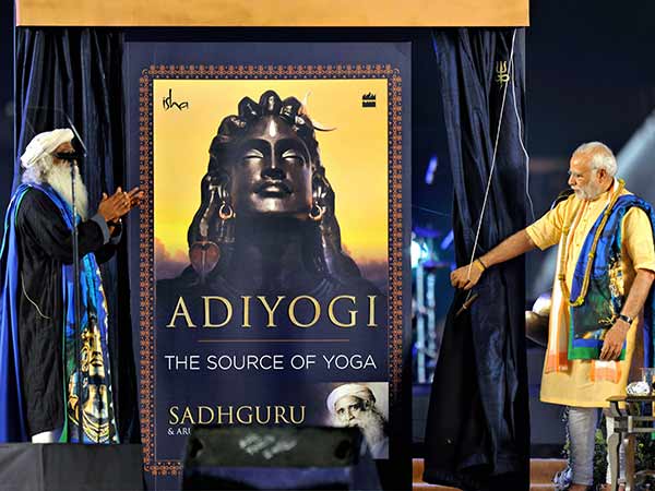 கழிவறையை சுத்தம் செய்ய குழந்தைகள் கட்டாயம் கழிவறையை சுத்தம் செய்ய குழந்தைகள் கட்டாயம்